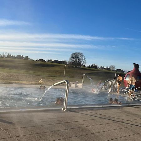 Auberge De Jeunesse Saignelegier Vandrarhem Exteriör bild